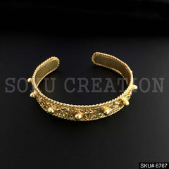 Gold Plated Twisted Wire Hammmered Gold Beads Round Shape Design of Unique Cuff SKU6767