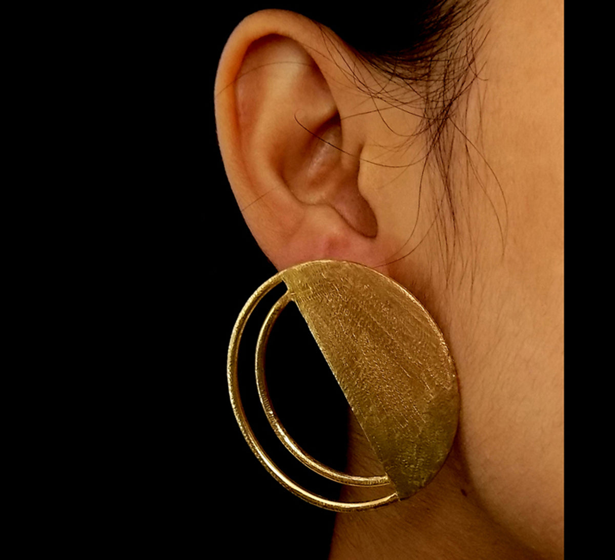 Geometric Half-Moon Stud