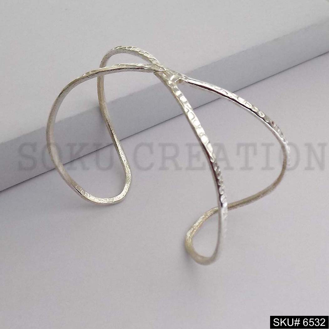 Silver & Metal Plated Delicate Statement Design of Unique Cuff SKU6532