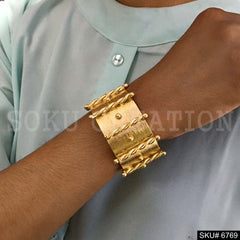 Gold Plated Twisted Wire Gold Beads Round Shape Design of Unique Cuff SKU6769