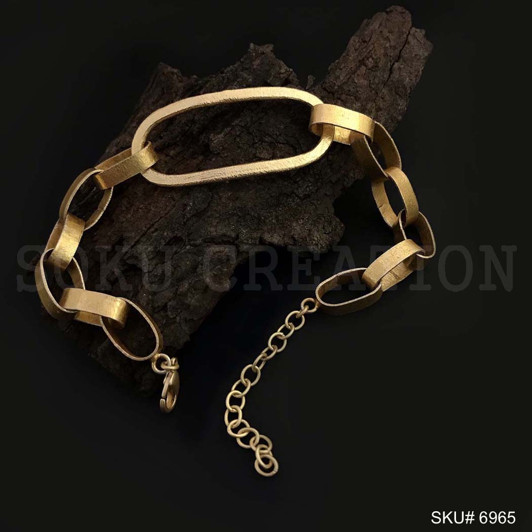 Statement Design of Bracelet in Gold Plated SKU6965