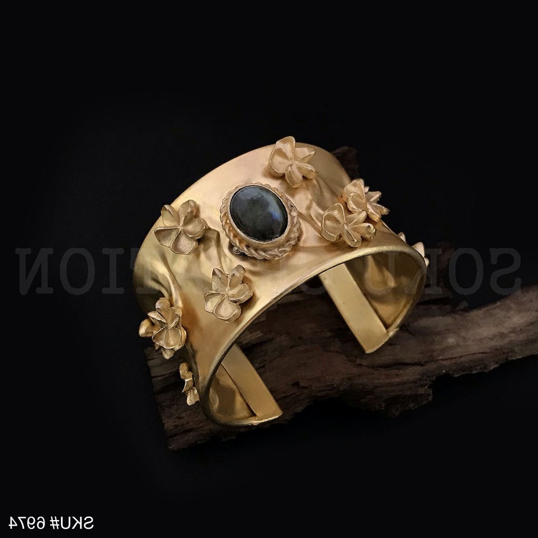 Gold Plated Flower Twisted Wire With Labra Stone Design of Cuff SKU6974