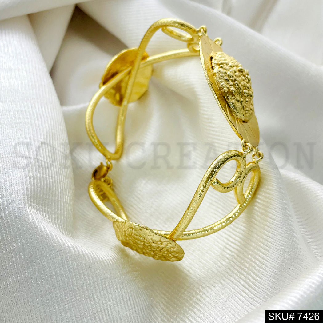 Beautiful Designer Bracelet in Gold Plated SKU7426